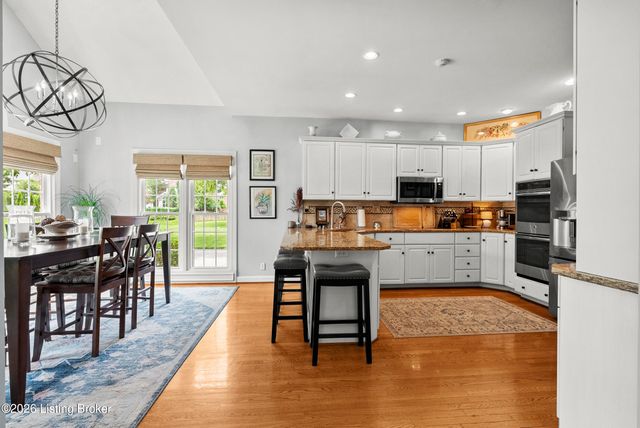 14606 Lake Bluff Pl, Louisville, KY 40245