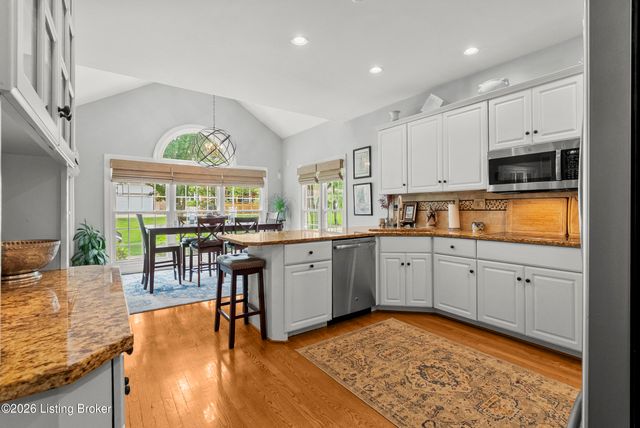 14606 Lake Bluff Pl, Louisville, KY 40245