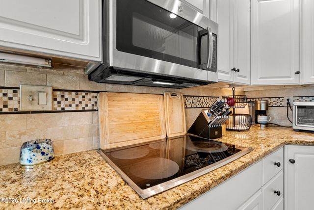 14606 Lake Bluff Pl, Louisville, KY 40245