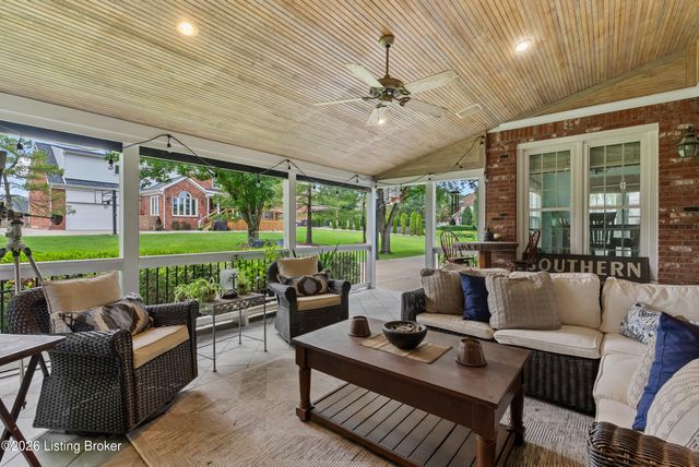 14606 Lake Bluff Pl, Louisville, KY 40245