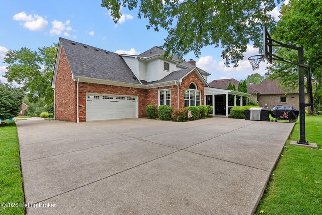 14606 Lake Bluff Pl, Louisville, KY 40245