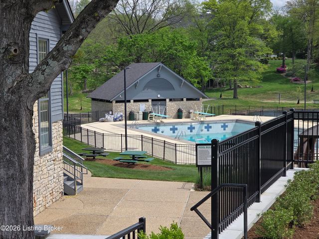 14606 Lake Bluff Pl, Louisville, KY 40245