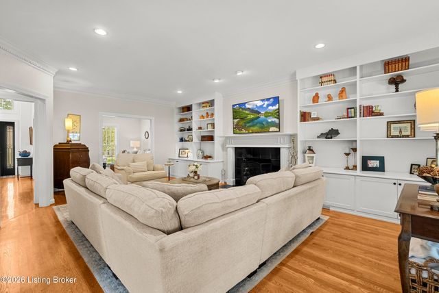 14606 Lake Bluff Pl, Louisville, KY 40245