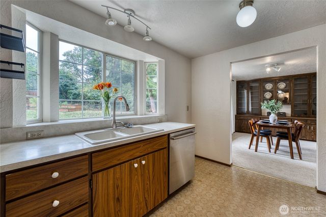 406 Pennie Lane, Bremerton, WA 98310