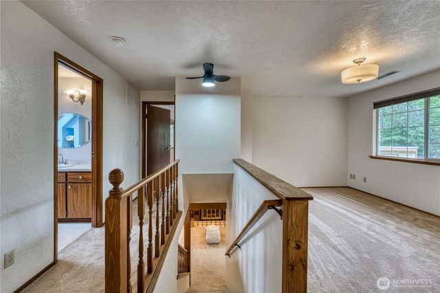 406 Pennie Lane, Bremerton, WA 98310