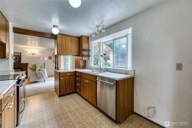 406 Pennie Lane, Bremerton, WA 98310