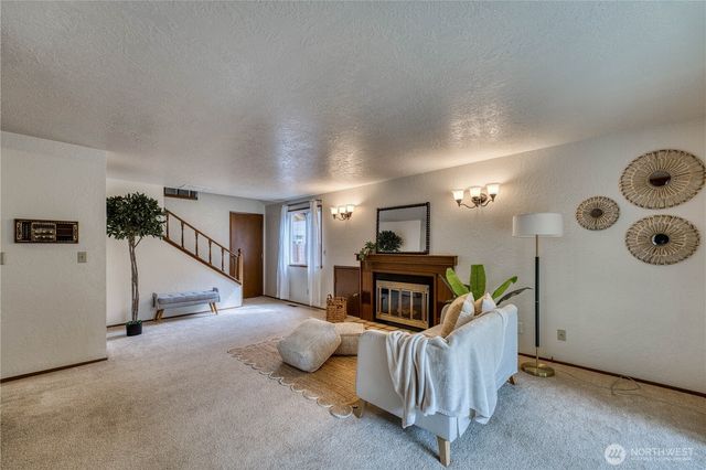 406 Pennie Lane, Bremerton, WA 98310