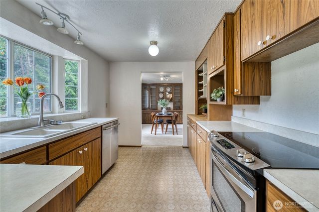 406 Pennie Lane, Bremerton, WA 98310