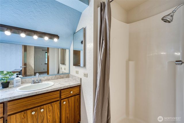 406 Pennie Lane, Bremerton, WA 98310