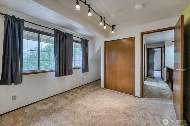 406 Pennie Lane, Bremerton, WA 98310
