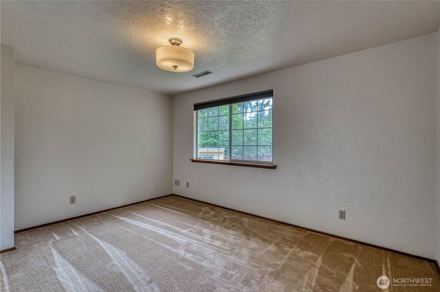 406 Pennie Lane, Bremerton, WA 98310
