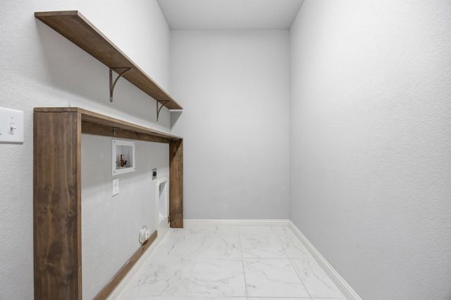 2209 Littleleaf LN, Leander, TX 78641