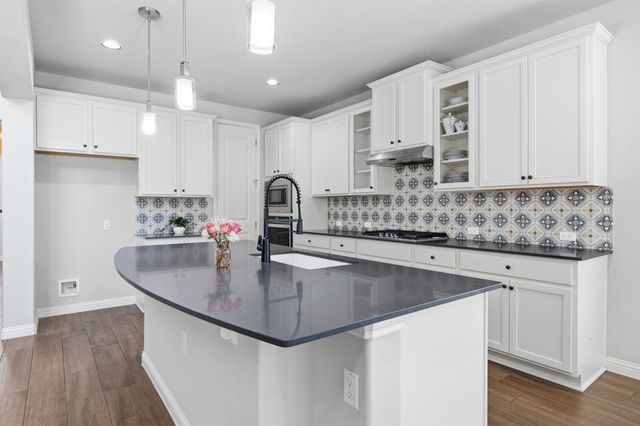 2209 Littleleaf LN, Leander, TX 78641