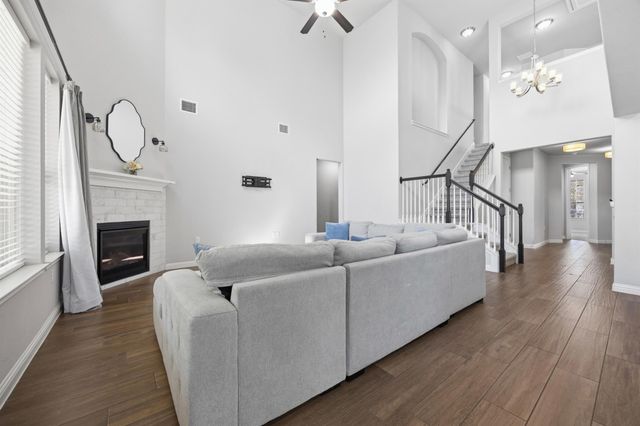 2209 Littleleaf LN, Leander, TX 78641