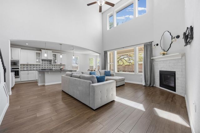 2209 Littleleaf LN, Leander, TX 78641