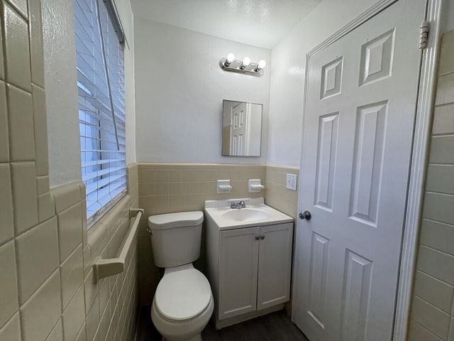 316 NE 3rd Street 4, Hallandale Beach, FL 33009