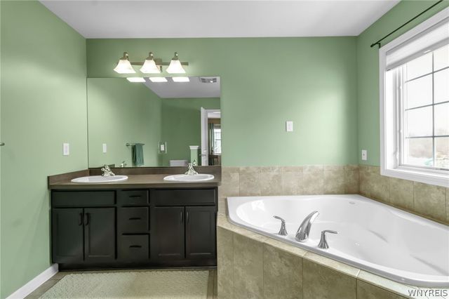 26 Sterling Place, Lancaster, NY 14086