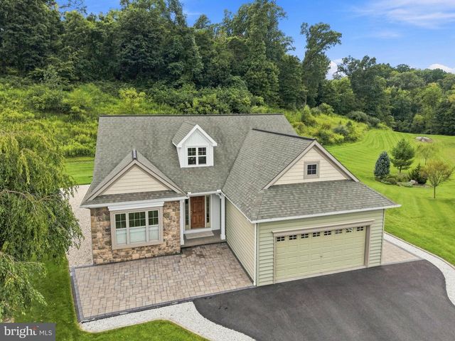 1005 BRIARWOOD CT, Lebanon, PA 17042
