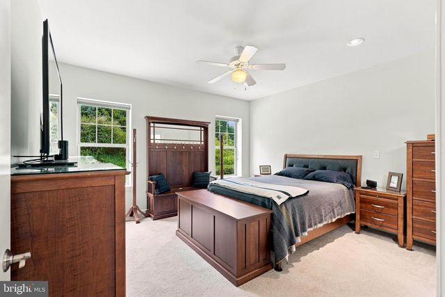1005 BRIARWOOD CT, Lebanon, PA 17042