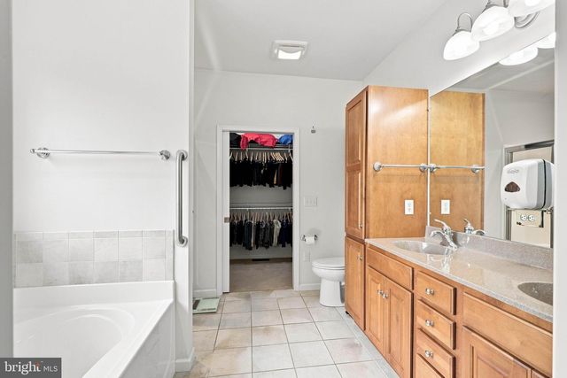 1005 BRIARWOOD CT, Lebanon, PA 17042