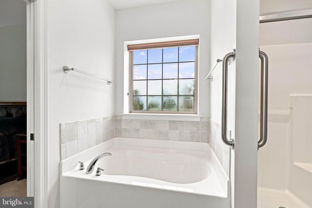 1005 BRIARWOOD CT, Lebanon, PA 17042