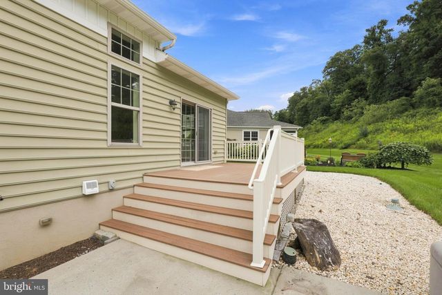 1005 BRIARWOOD CT, Lebanon, PA 17042