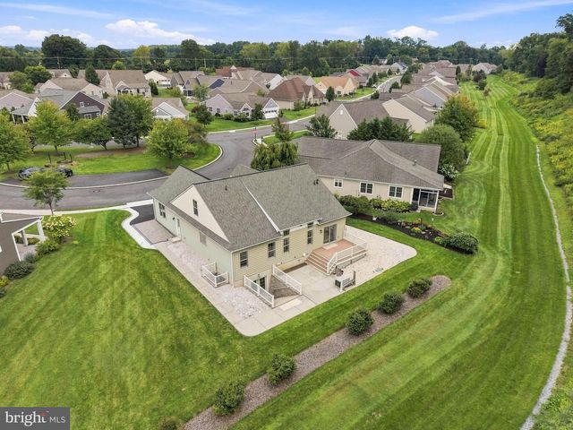 1005 BRIARWOOD CT, Lebanon, PA 17042