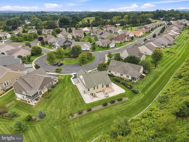 1005 BRIARWOOD CT, Lebanon, PA 17042