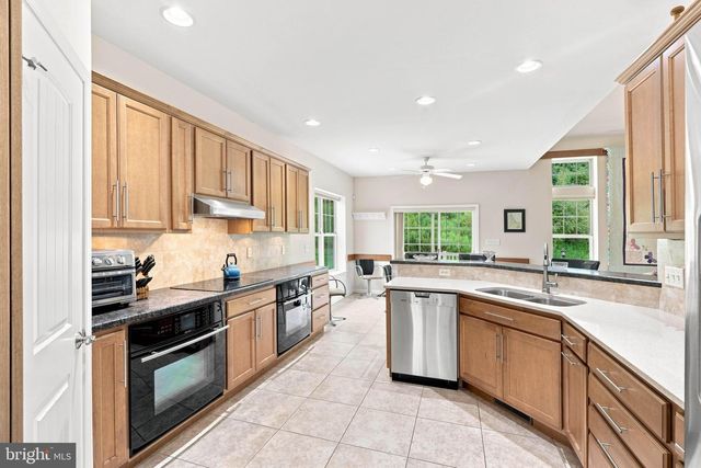1005 BRIARWOOD CT, Lebanon, PA 17042