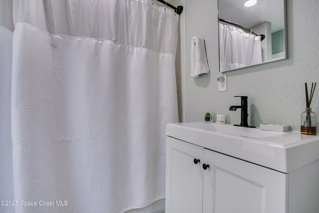 450 S Brevard Avenue, Cocoa Beach, FL 32931