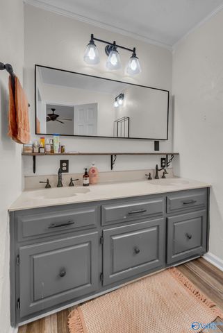 1230 Main Street W, Hartselle, AL 35640