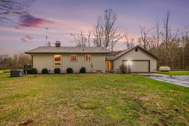 19710 230th Avenue, Paris, MI 49338