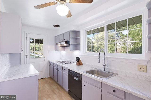 6817 CALVERTON DR, Hyattsville, MD 20782