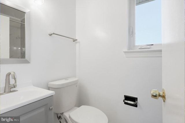 6817 CALVERTON DR, Hyattsville, MD 20782