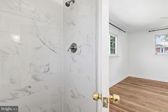 6817 CALVERTON DR, Hyattsville, MD 20782