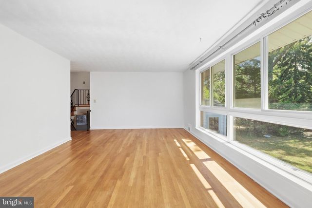 6817 CALVERTON DR, Hyattsville, MD 20782