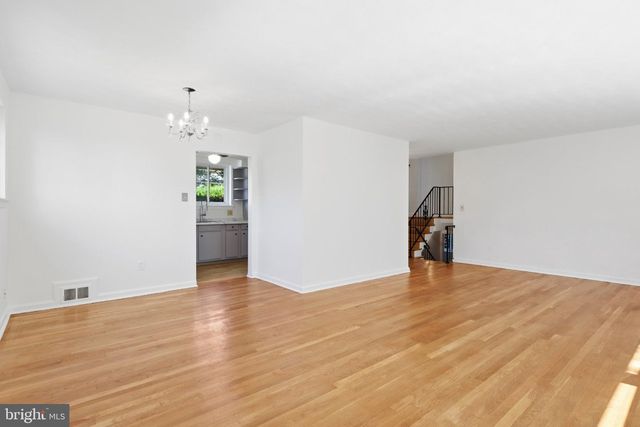 6817 CALVERTON DR, Hyattsville, MD 20782