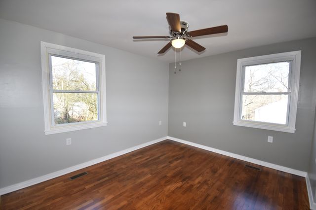 944 E Happy Hollow Dr, Clarksville, TN 37040