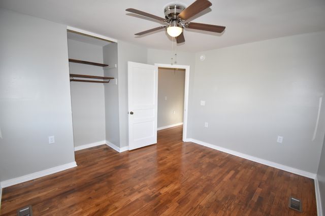 944 E Happy Hollow Dr, Clarksville, TN 37040
