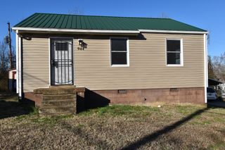 944 E Happy Hollow Dr, Clarksville, TN 37040