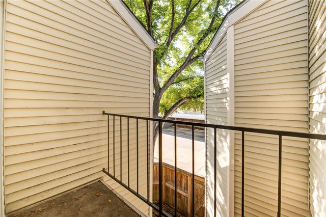 9809 Richmond Avenue D5, Houston, TX 77042