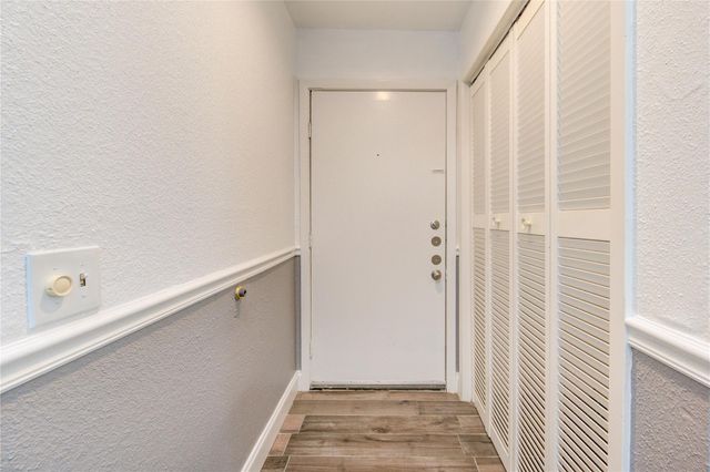 9809 Richmond Avenue D5, Houston, TX 77042