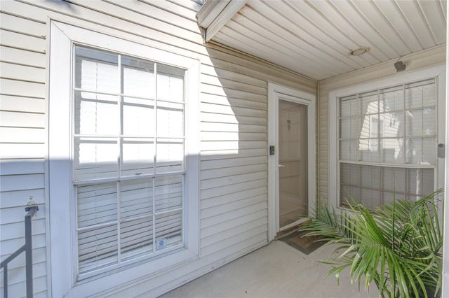 9809 Richmond Avenue D5, Houston, TX 77042
