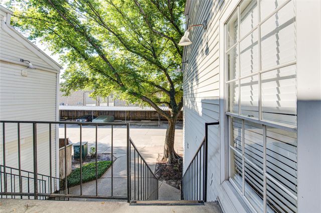 9809 Richmond Avenue D5, Houston, TX 77042