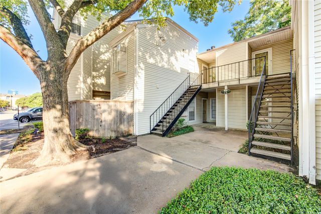 9809 Richmond Avenue D5, Houston, TX 77042