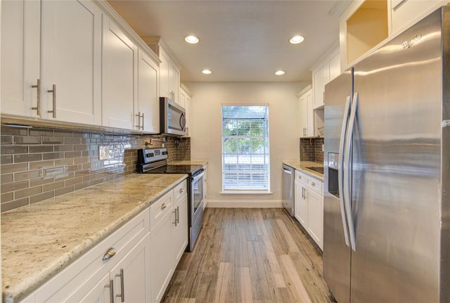 9809 Richmond Avenue D5, Houston, TX 77042