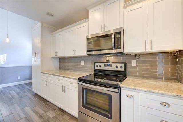 9809 Richmond Avenue D5, Houston, TX 77042
