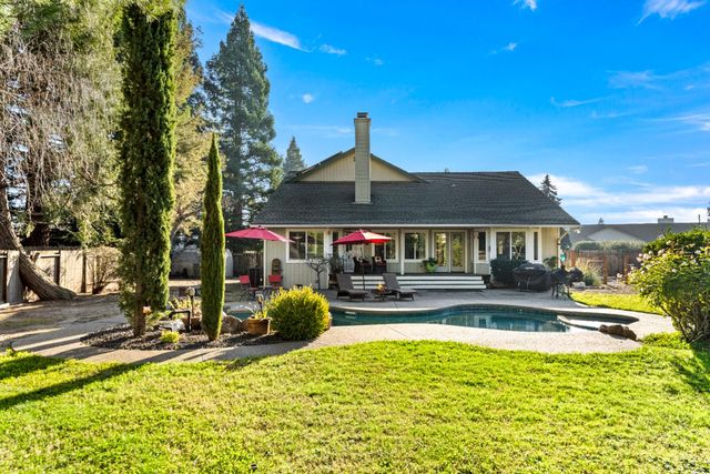 10165 Snowy Owl Way, Auburn, CA 95603