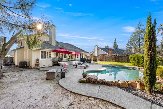 10165 Snowy Owl Way, Auburn, CA 95603