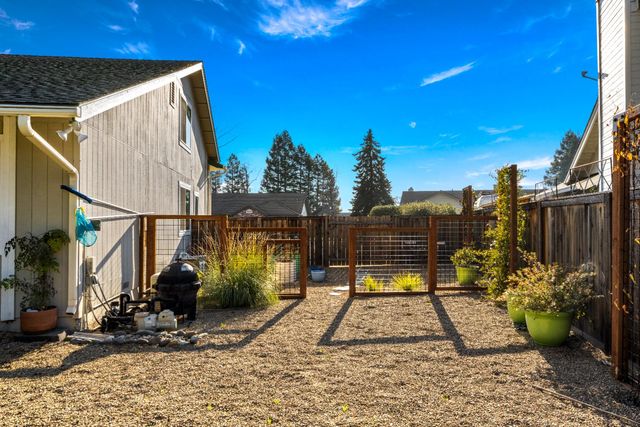 10165 Snowy Owl Way, Auburn, CA 95603